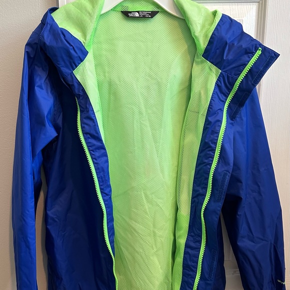 The North Face, size 14/16 boys wind breaker, color blue/lime green. - Picture 4 of 6